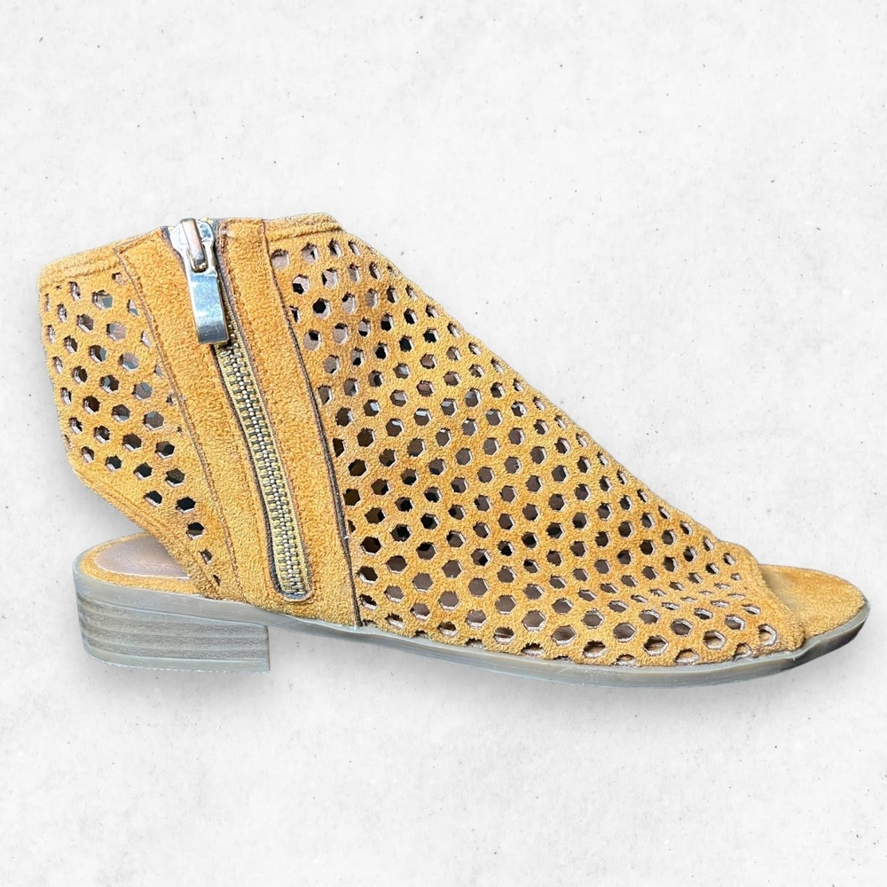Mata Open Toe Perforated Suede Boot Sandals Women's‎ Size 7 Side Zip
